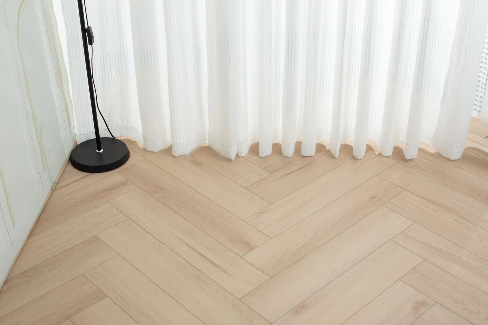 Плитка SPC "OneFloor" 3032 А,В  ЁЛКА (640*128*4 мм) — купить в Сочи