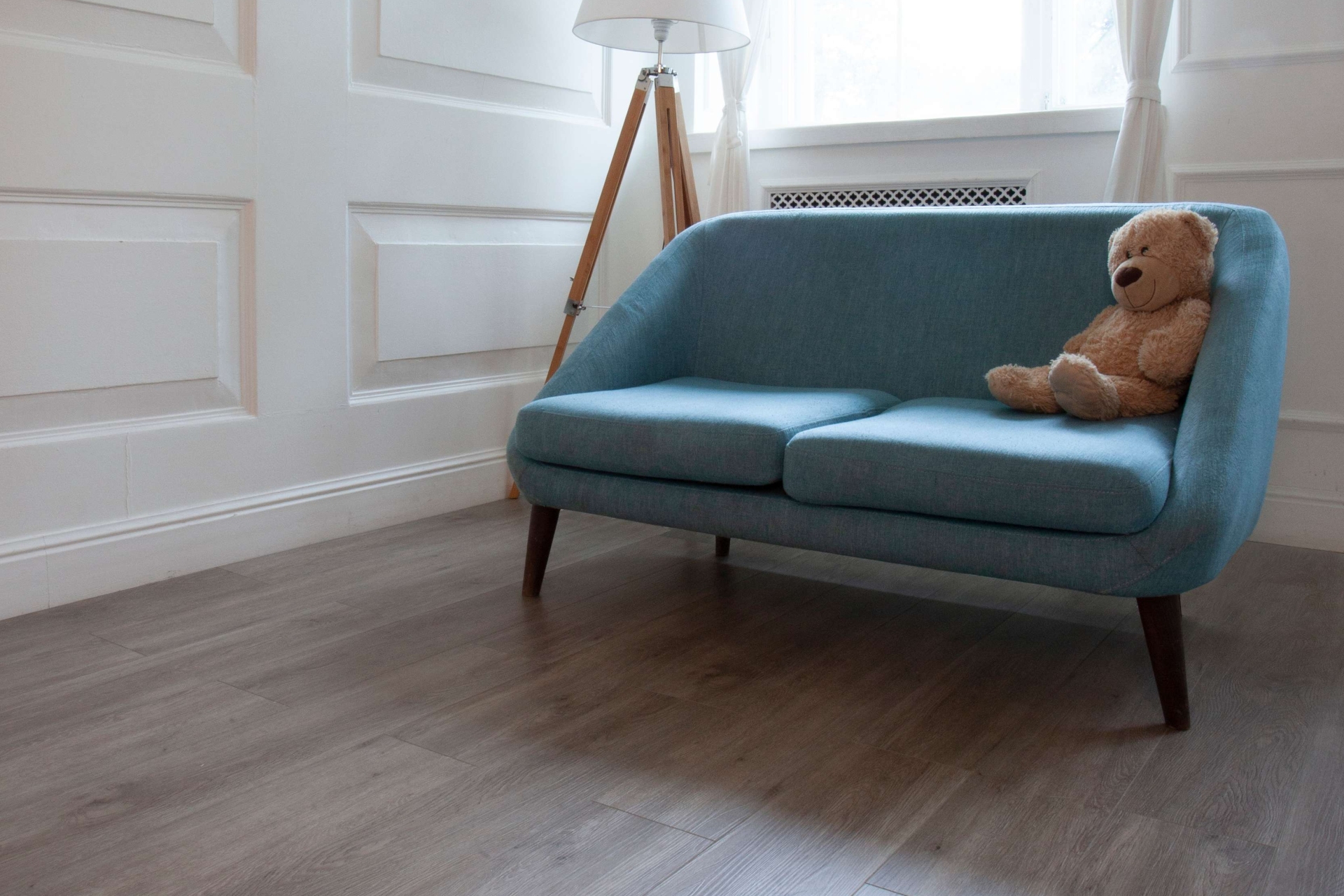 Усовершенствованная кварц-виниловая плитка «Damy Floor» Дуб Горный (1227*187*2,5 мм) — купить в Сочи