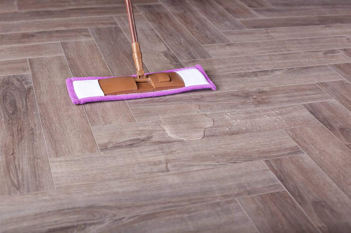 Замковая ПВХ плитка "Aberhof" Carmelita 1862 (615*123*5 мм) — купить в Сочи