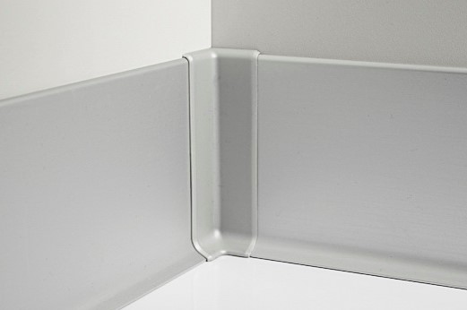 Угол внутренний к алюминиевому плинтусу 60мм анодированное серебро — купить в Сочи