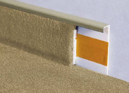 Плинтус для ковролина "Korner" Listwa светло-бежевый (2500*13,8*50 мм) — купить в Сочи