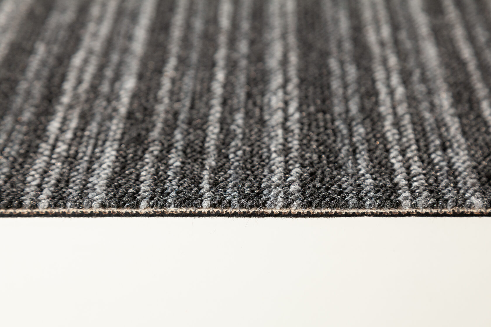 Ковровая плитка "Bonkeel" Space Strip Graphit (500*500*5,9 мм) — купить в Сочи