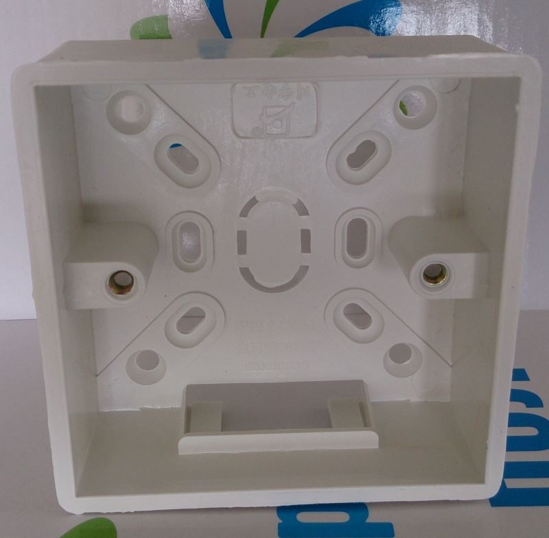 Коробка для накладного монтажа RTC — купить в Сочи