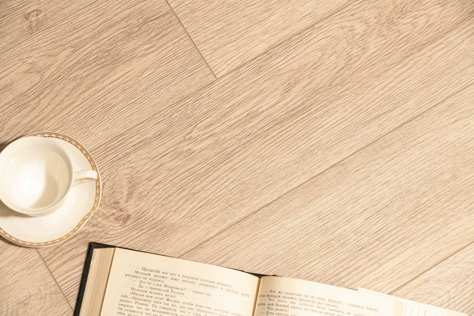 Виниловый ламинат "Bonkeel" Style Дуб Гарднер (1200*125*4 мм) — купить в Сочи