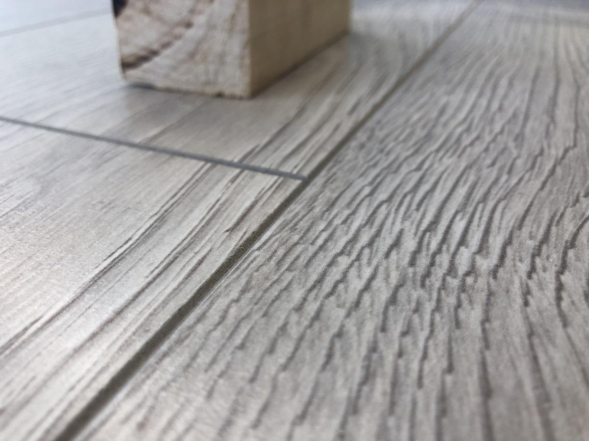 Ламинат "SunFloor" 8/32 4V Дуб Лайн 37 (1380*193*8 мм) — купить в Сочи