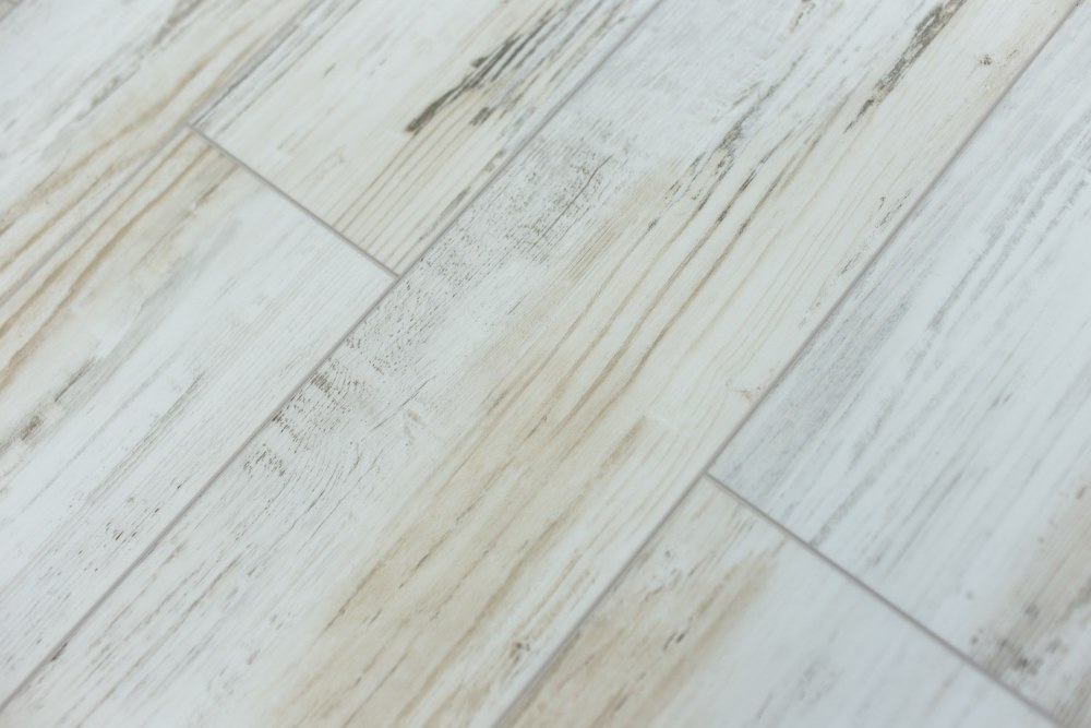 Замковая ПВХ плитка "Art Tile" Берёза Прованс (1220*152*5 мм) — купить в Сочи