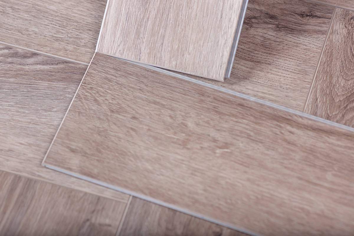 Замковая ПВХ плитка "Aberhof" Carmelita 2626 (615*123*5 мм) — купить в Сочи